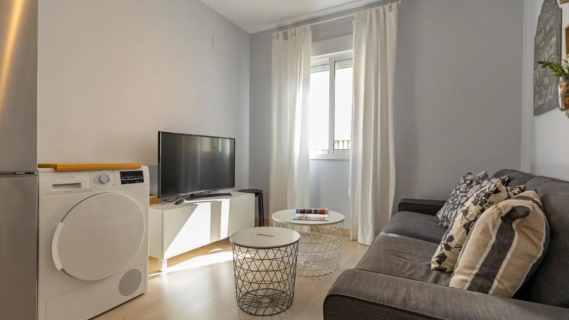 Charming 2 Bedroom Apartment At Iconic Triana Neighborhood By Ocityzen Sewilla
