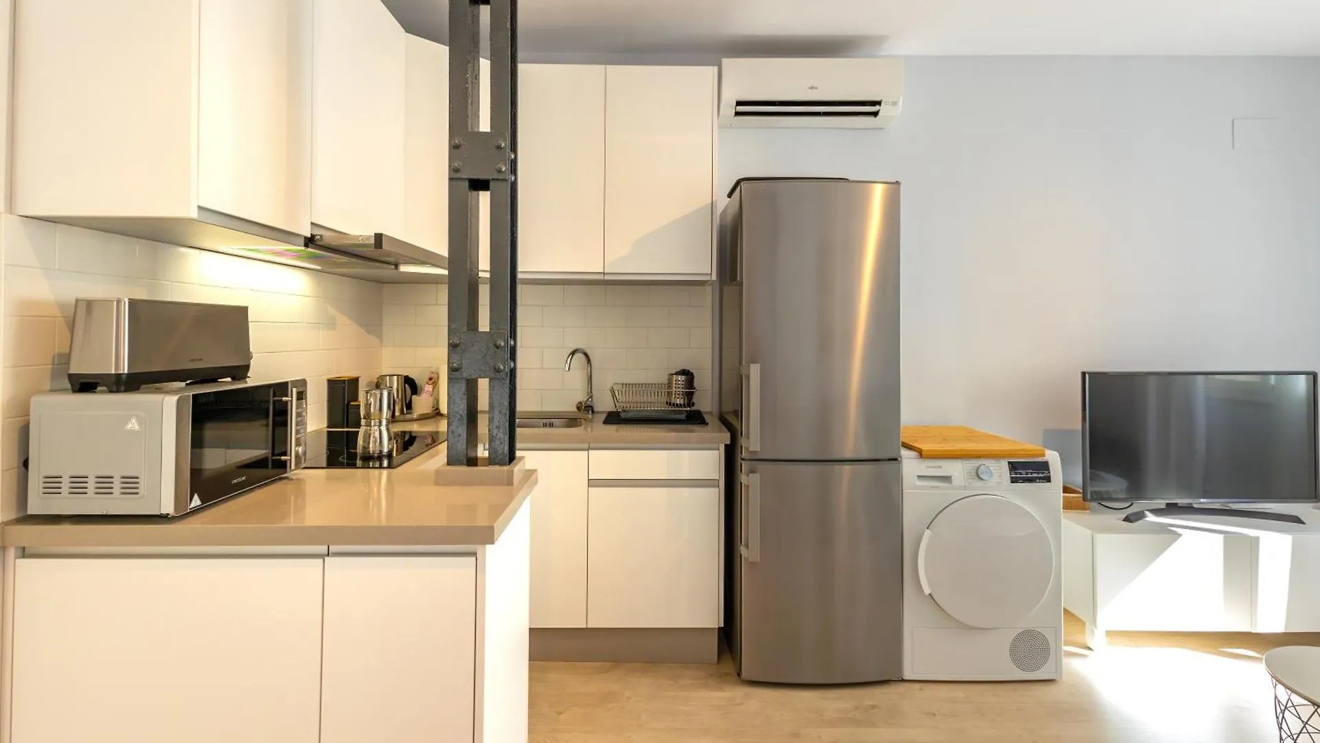 Charming 2 Bedroom Apartment At Iconic Triana Neighborhood By Ocityzen Sewilla