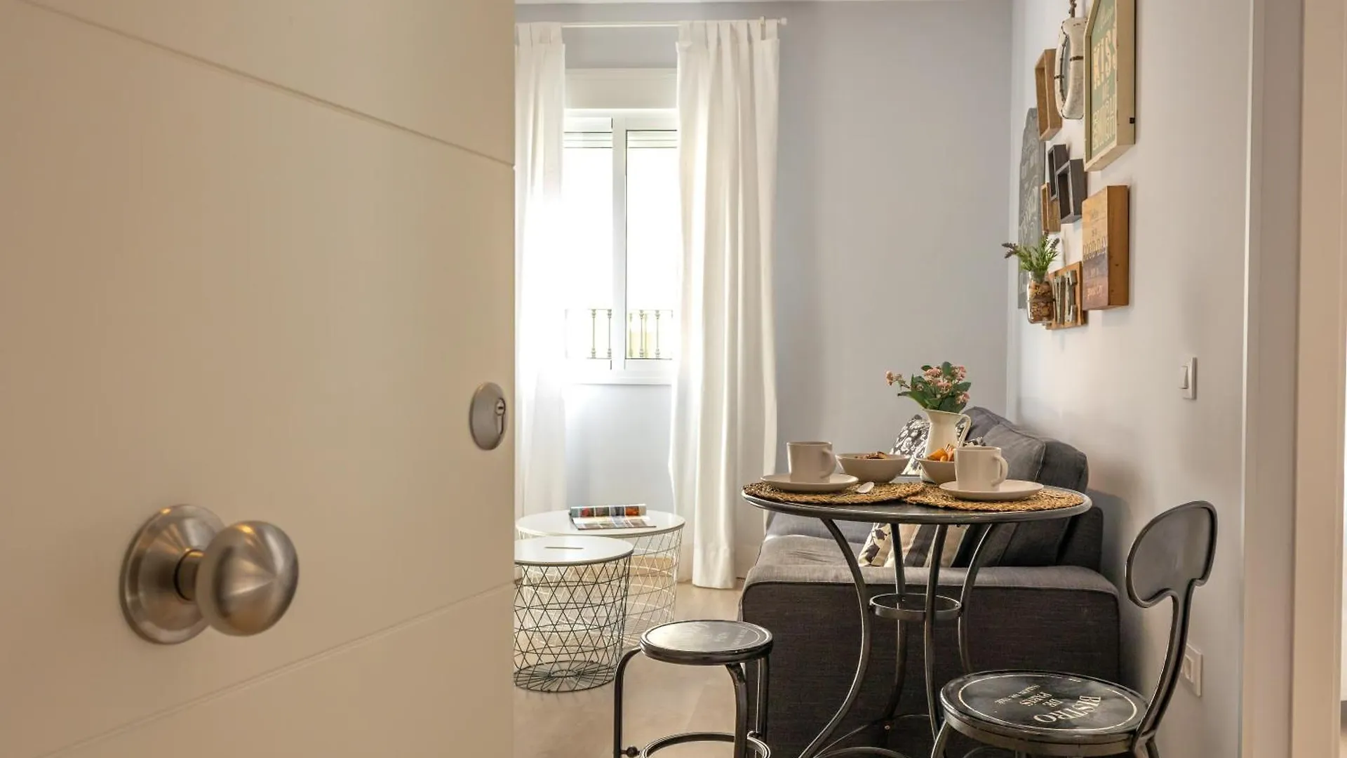 Charming 2 Bedroom Apartment At Iconic Triana Neighborhood By Ocityzen Sewilla