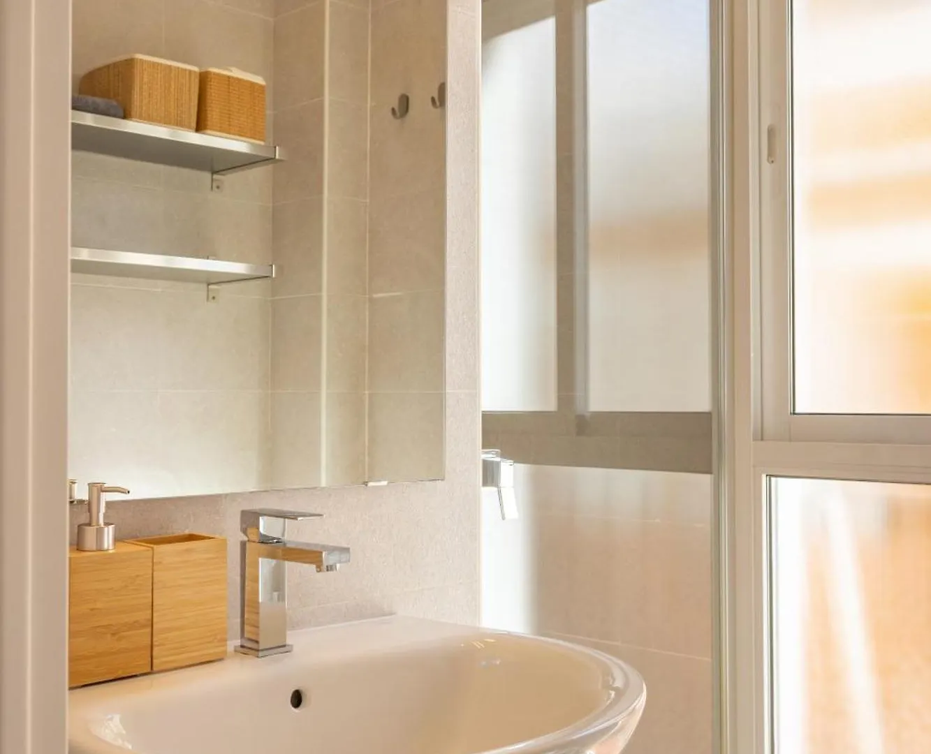 Charming 2 Bedroom Apartment At Iconic Triana Neighborhood By Ocityzen Sewilla Hiszpania