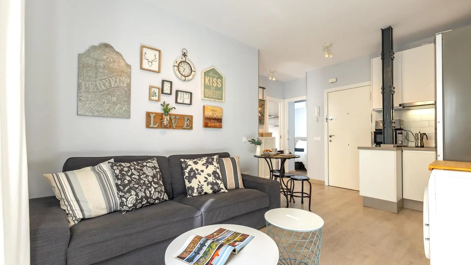 Charming 2 Bedroom Apartment At Iconic Triana Neighborhood By Ocityzen Sewilla